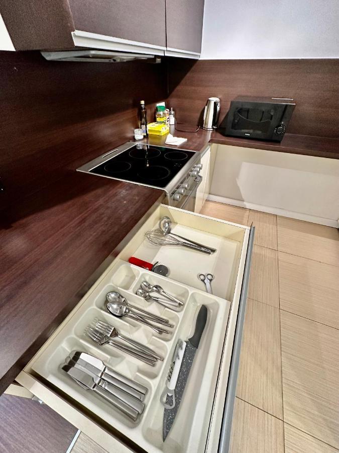 Top Metro X2 Fast Wifi 400 Mbs 70'Tv Netflix Hbo Max Appletv+ Disney+ Varsóvia Exterior foto