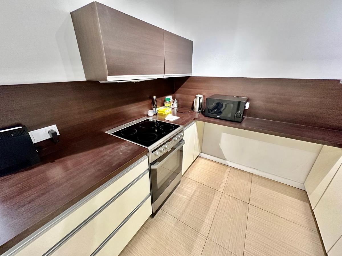 Top Metro X2 Fast Wifi 400 Mbs 70'Tv Netflix Hbo Max Appletv+ Disney+ Varsóvia Exterior foto