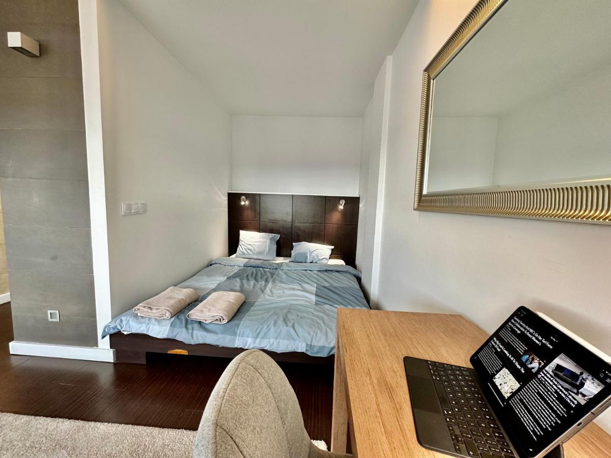 Top Metro X2 Fast Wifi 400 Mbs 70'Tv Netflix Hbo Max Appletv+ Disney+ Varsóvia Exterior foto
